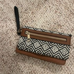 Like new clutch wristlet, geometric print
